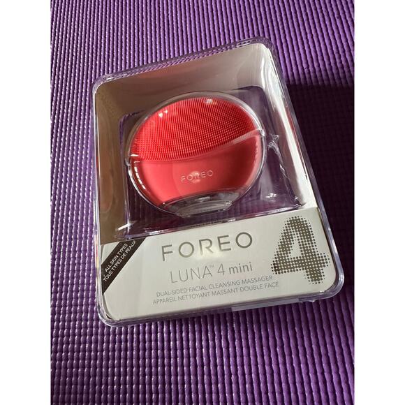 $199 FOREO Luna 4 Mini Dual-sided Face Cleansing Brush & Face Massager NEW - Picture 1 of 5